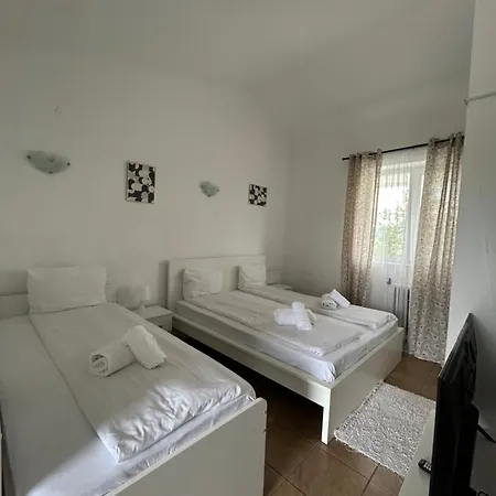 Dacia Motel